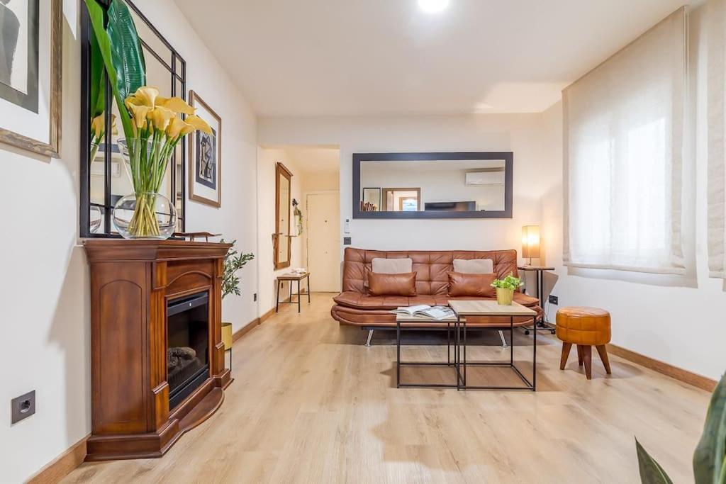 Apartamento Reformado Y Tranquilo Junto A Gran Via Madrid Luaran gambar